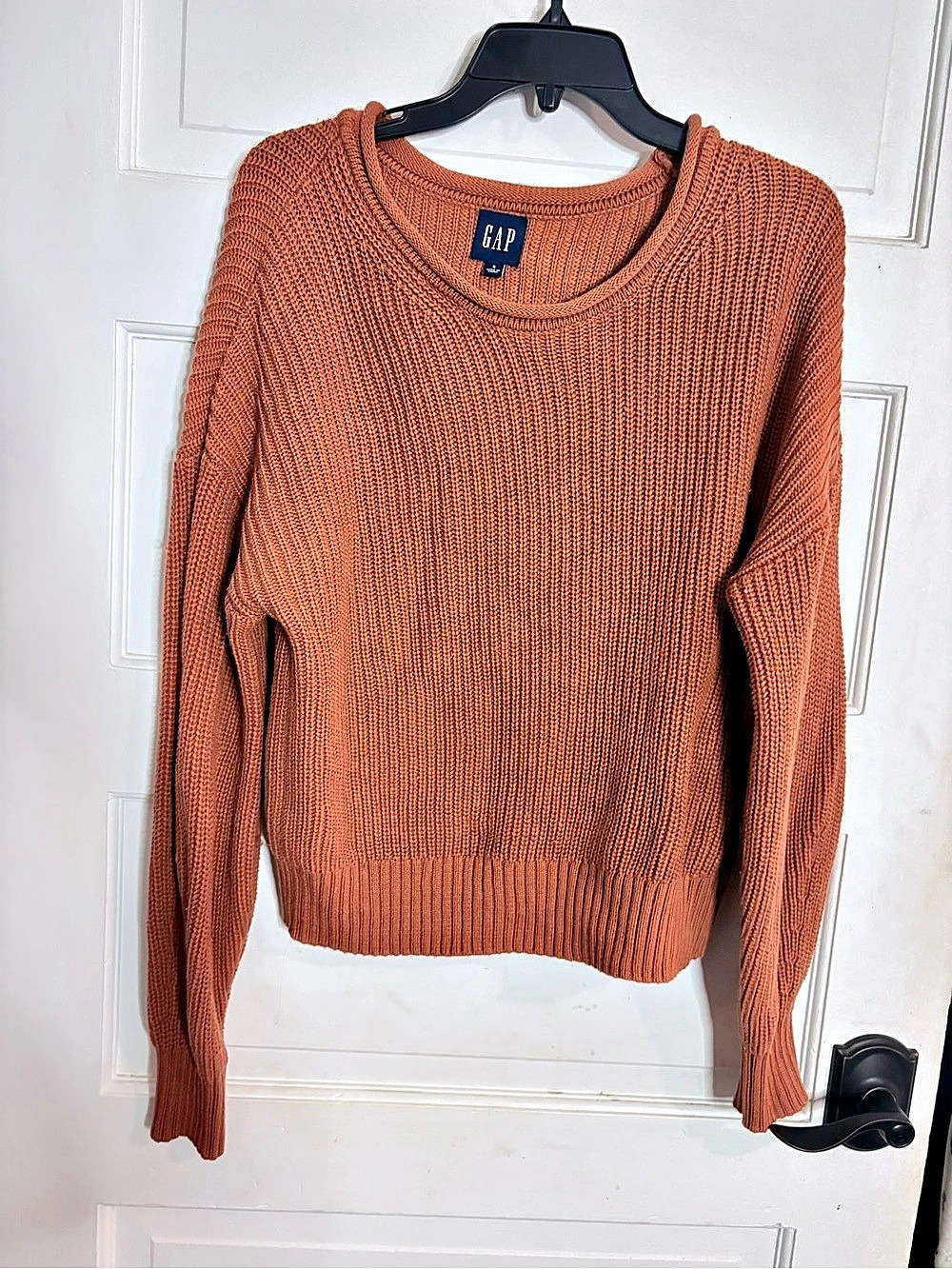 GAP Ribbed Crew Neck Sweater in Brown Size Small